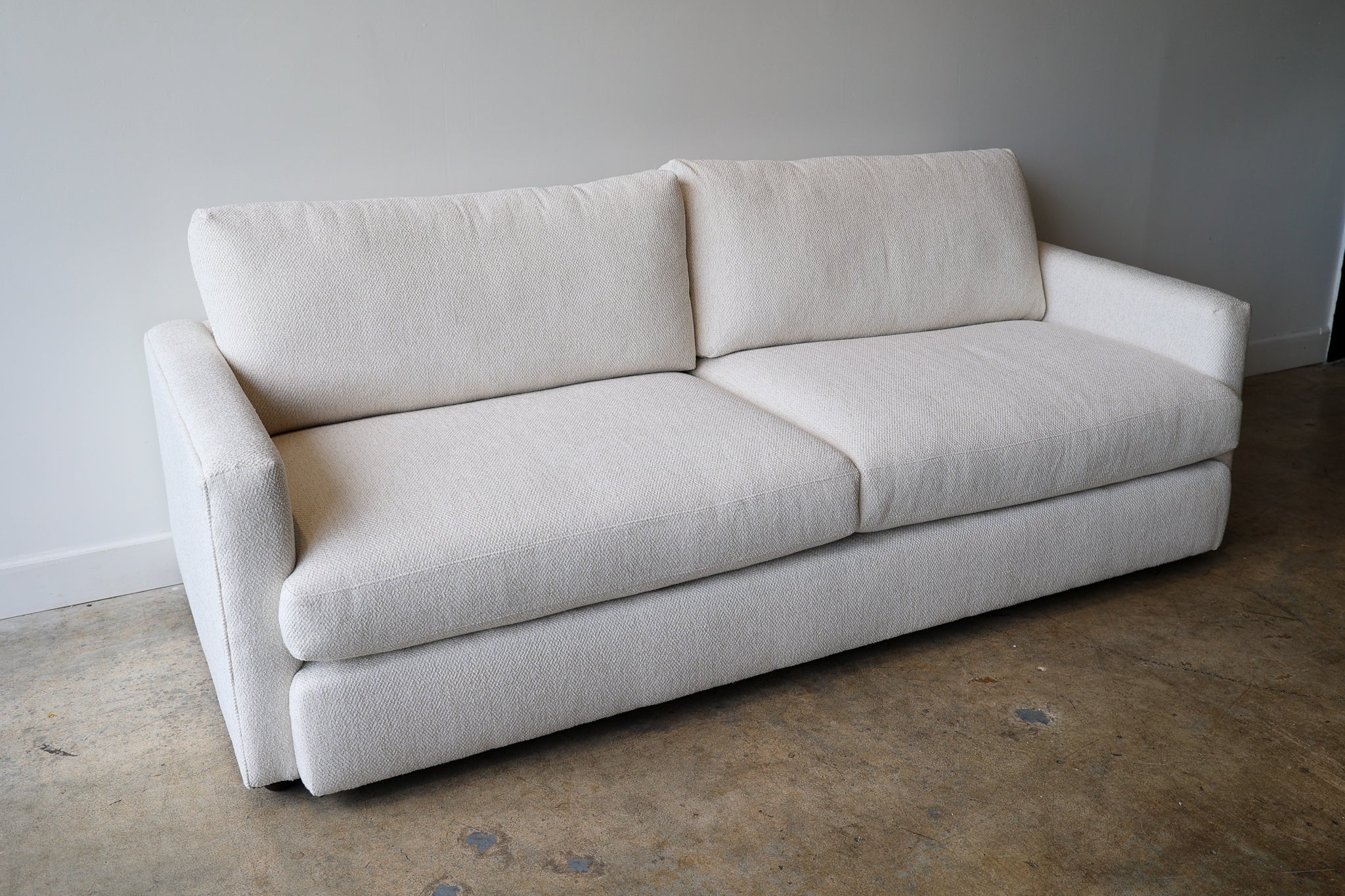 Allure Dreamy Sofa - Image 5