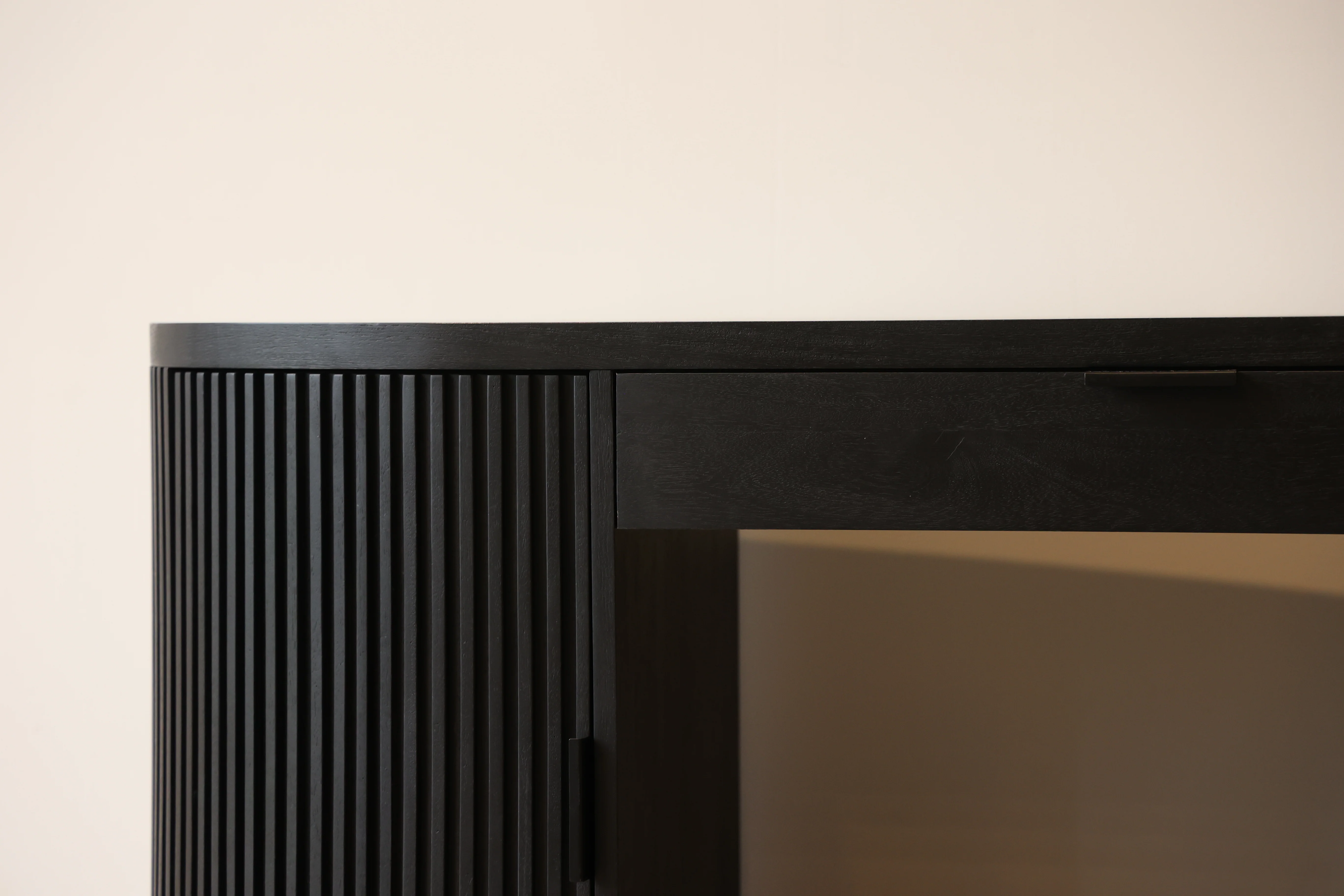 Flow Black Desk - Image 15